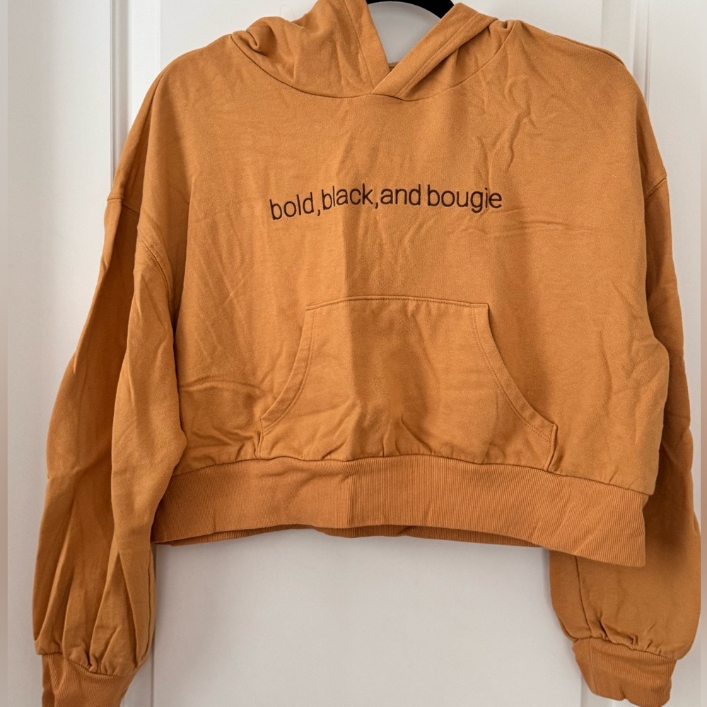 Bold black and Bougie crop